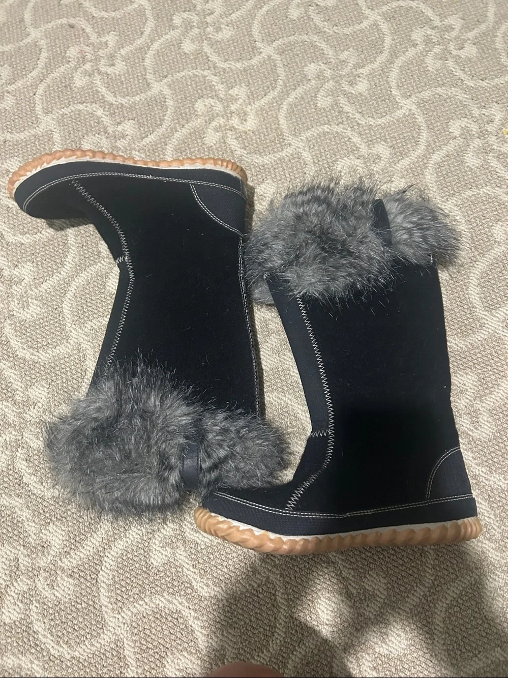 Sorel Tall Black Winter Boots with Gray Faux Fur Cuff size 7 like new